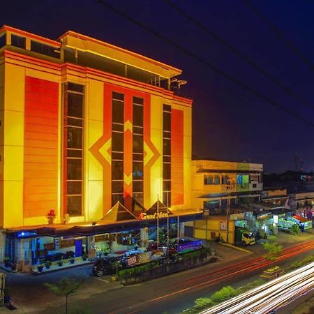 Grand Hotel Jambi Exterior photo