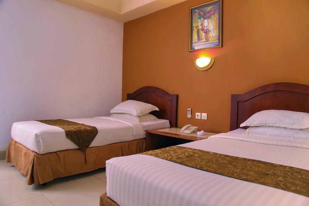 Grand Hotel Jambi Exterior photo