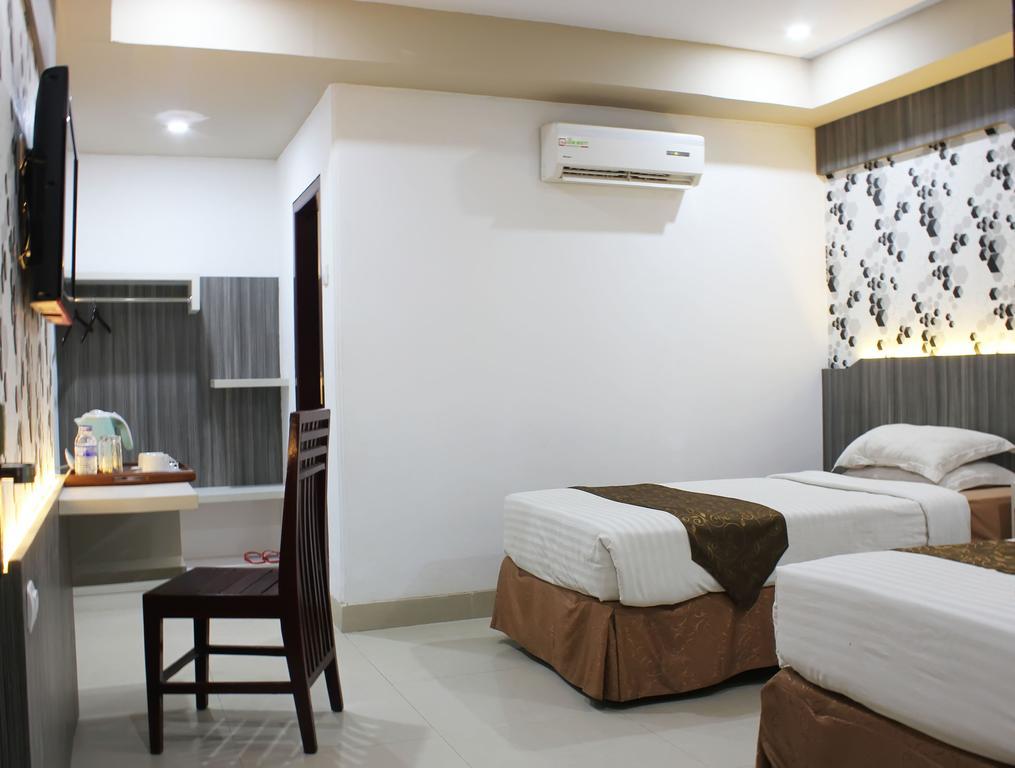 Grand Hotel Jambi Exterior photo